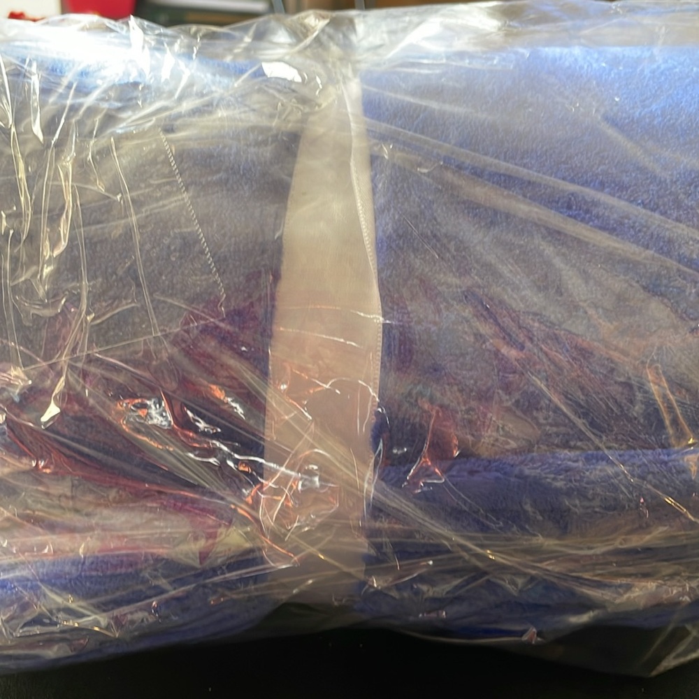 NIP Blue Fleece throw - Picture 4 of 7